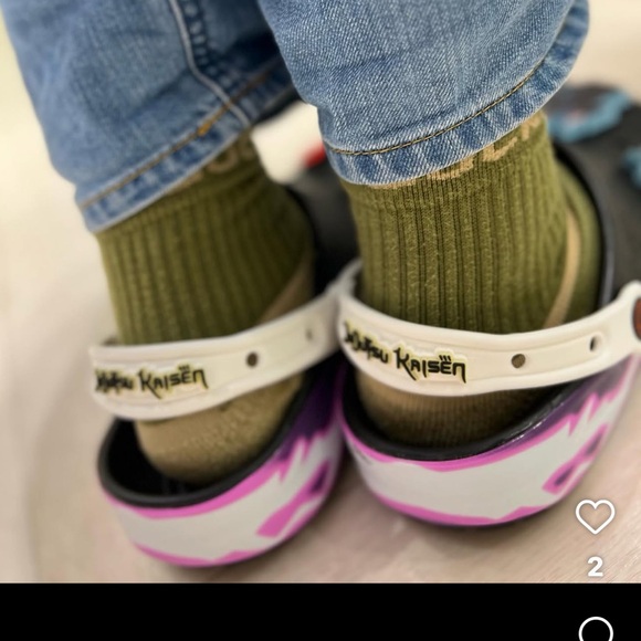 CROCS X Jujutsu Kaisen Classic Clog in size 8W 6M nwt - Picture 5 of 16